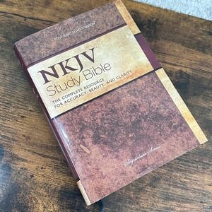 Thomas Nelson NKJV Study Bible Hardcover Brown‎ Signature Series 2nd Edition